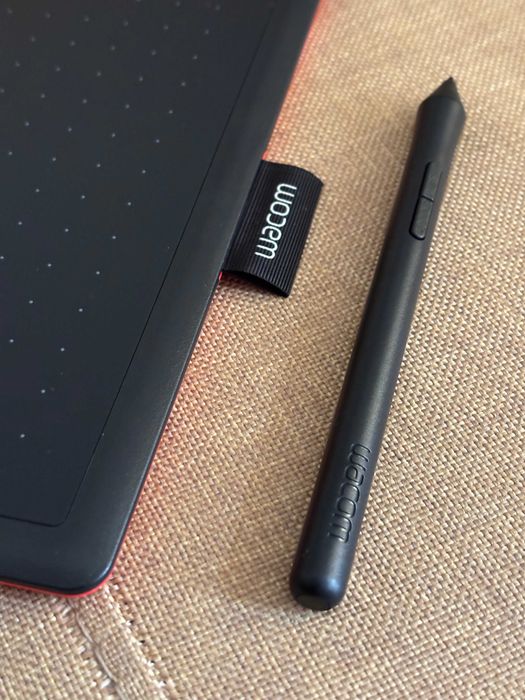 Графичен таблет One by Wacom Medium CTL-672