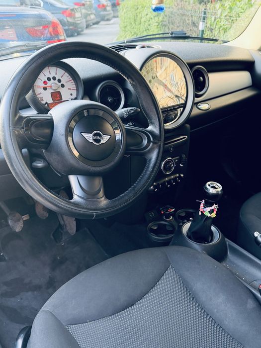 Mini cooper one an 2013