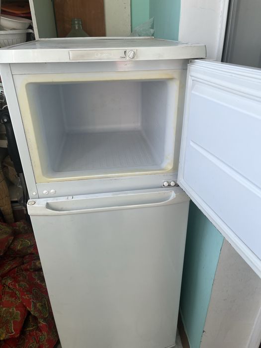 Продам холодильники