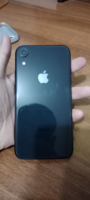 IPhone        XR