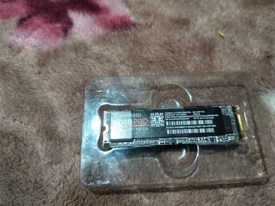 Продам ССД м2 для ноутбука новый 1 тб