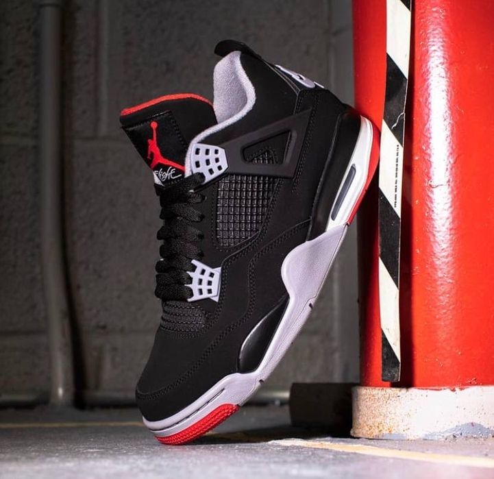 Air Jordan Retro 4 Bred