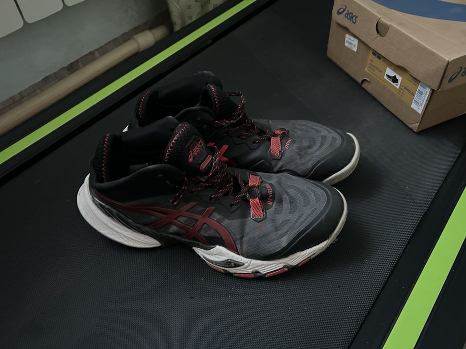 Кроссовки asics metarise