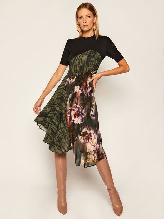 Desigual  рокля .