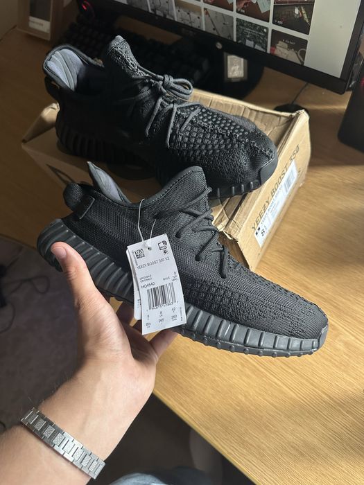 Yeezy 350 boost v2 onyx