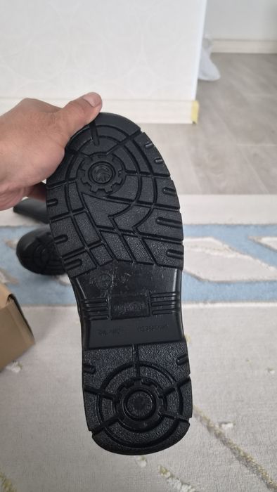 Продам сапоги зимние, новые.