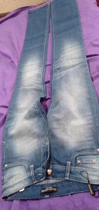 Продам  новые джинсы для девочки за 2000тг