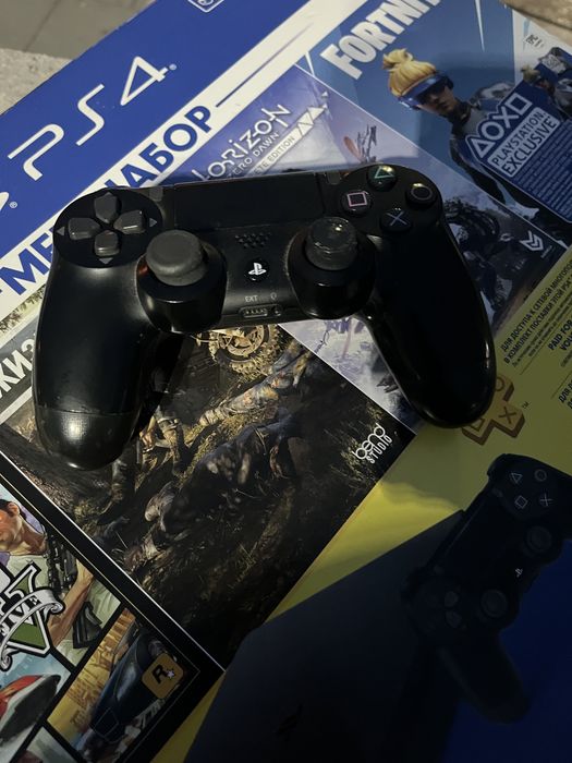 PS 4 slim,2 джойстика