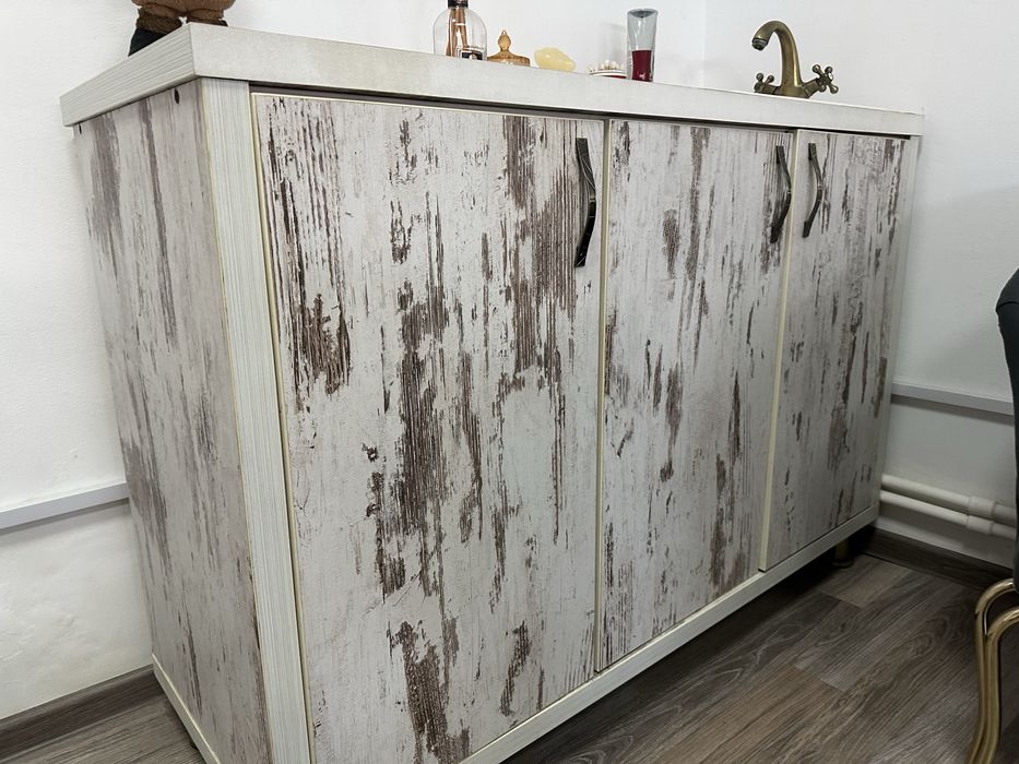 Vand corp cu chiuveta incorporata