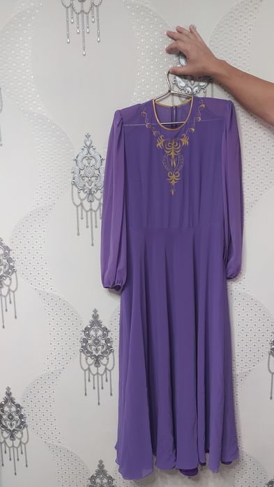 Продам платье шифоновое с вышивкой