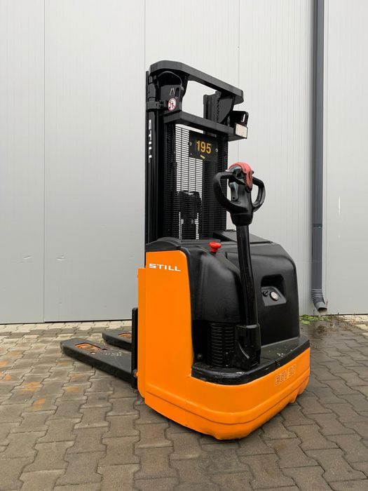 De inchiriat transpalet electric