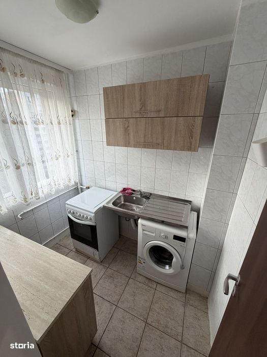 Proprietar inchiriez garsonier Dristor Metrou 2