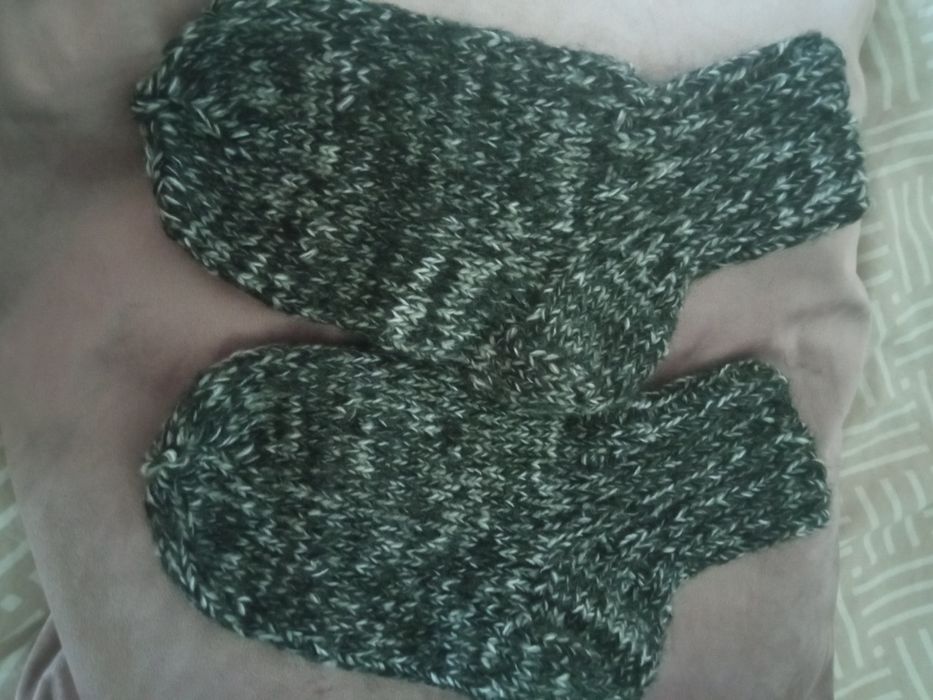 Vind  ciorapi și cipici