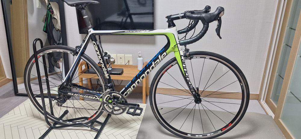 Шоссейный карбоновый велосипед Cannondale SuperSix Team Liquigas