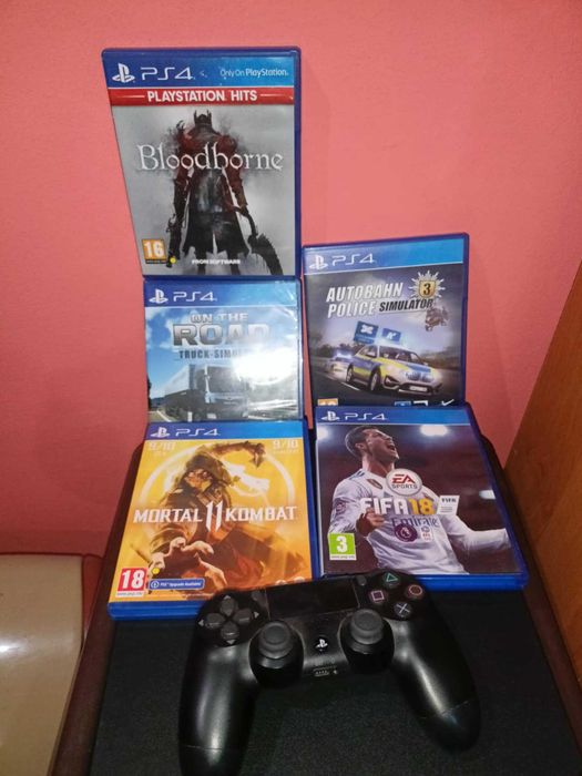 Продавам ps4 slim 500gb на една година