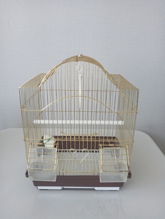 Продам клетку для попугаев