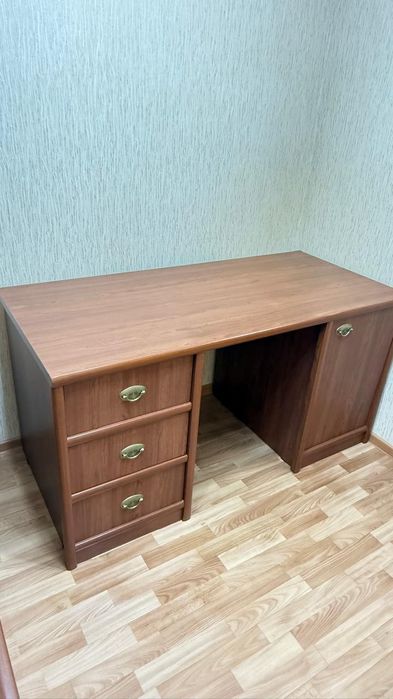 Стол компьютерный, письменный.