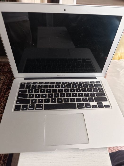 MacBook Air 13" (2017)