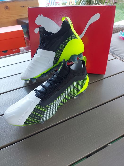 Футболни обувки Nike, Adidas и Puma