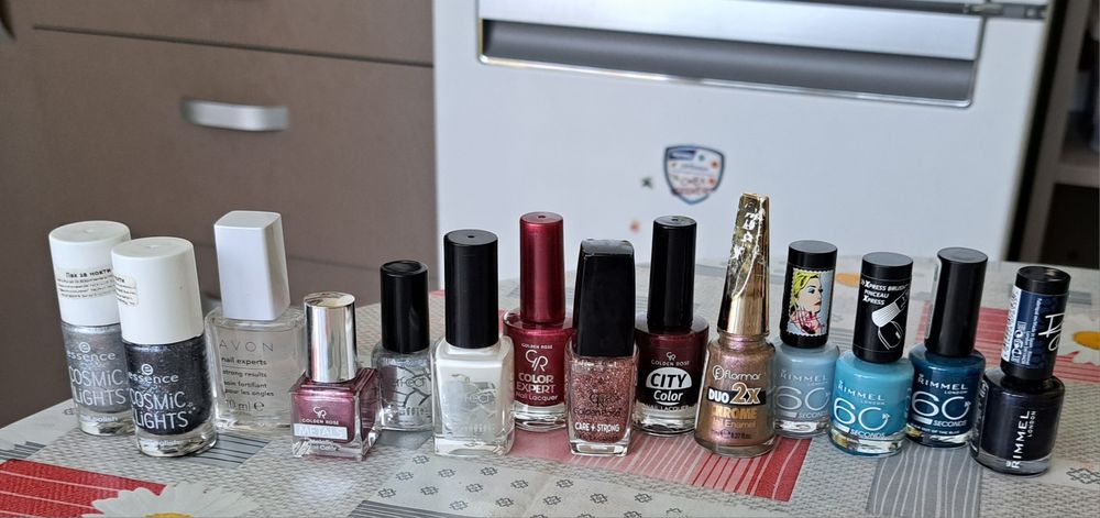 Нови лакове за нокти -15 бр.