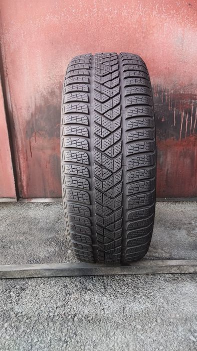 1брой  зимни гума 225/45/19 Pirelli Sotto Zero 3
dot24