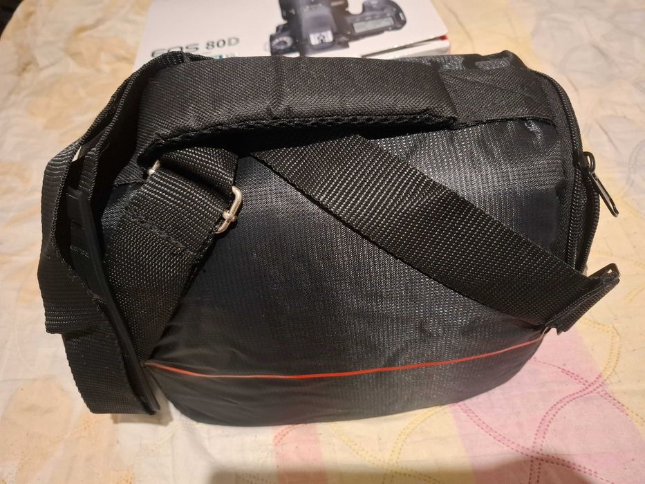 Фотоапарат Canon 80D