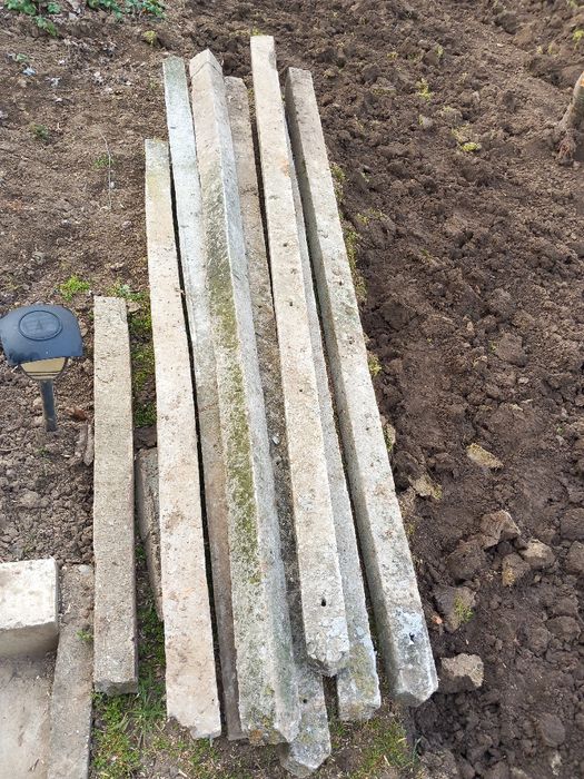 Бетонни стълбчета