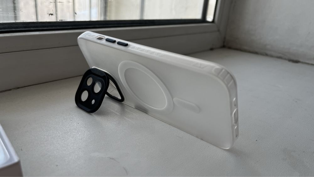 Чехол на айфон 13