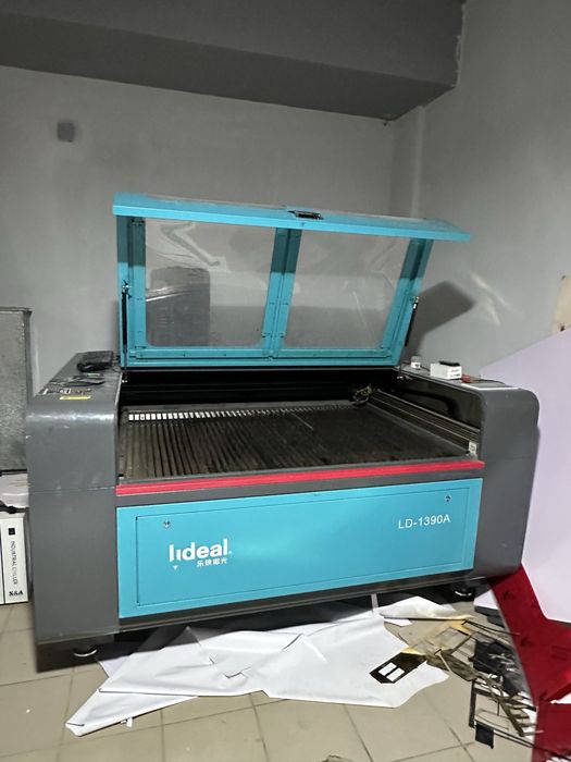 Лазерный гравировально-режущий станок 1390