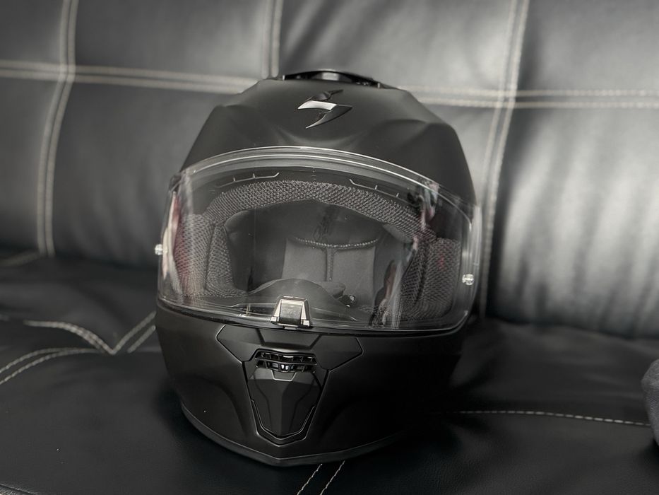 Vand casca moto, este noua marimea S