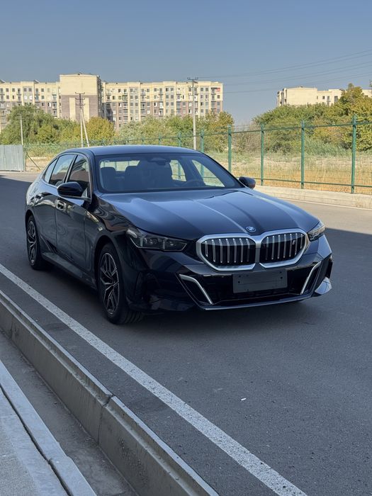 Bmw i5 35L/13000km probeg