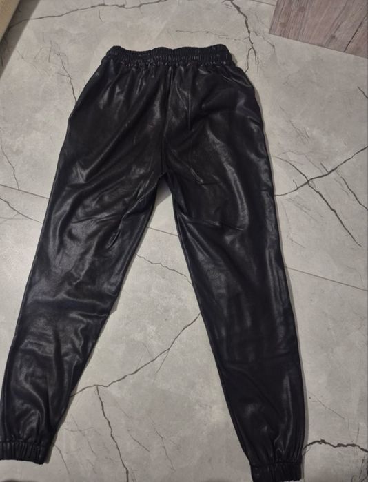 Кожен панталон с висока талия