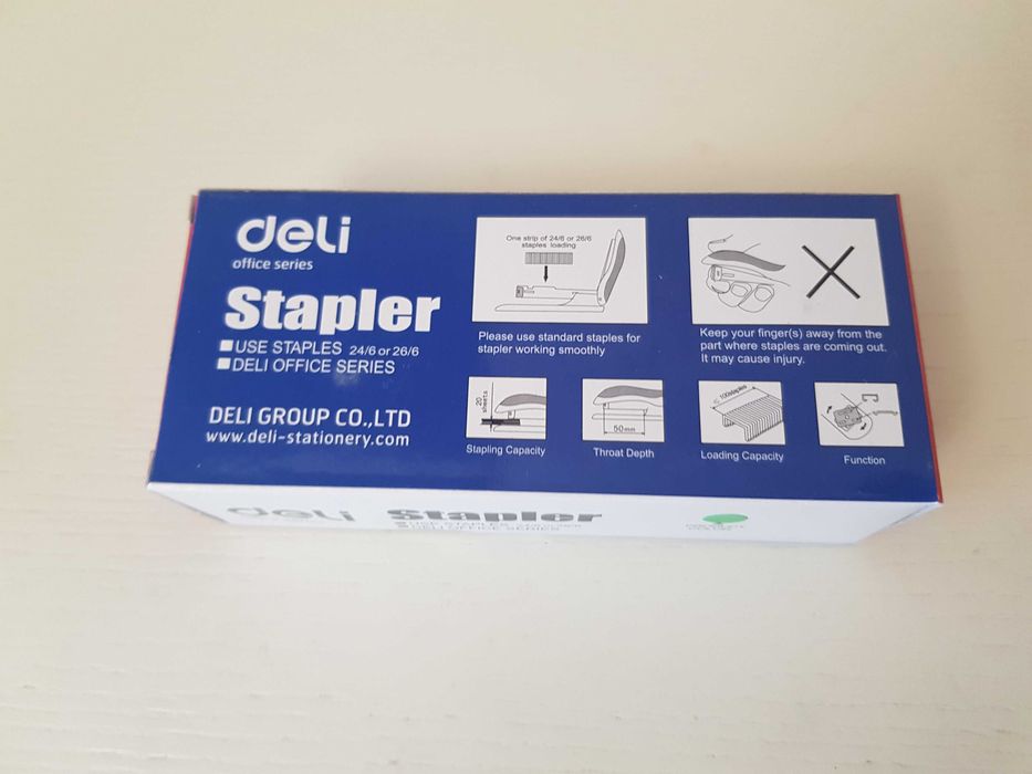 Офисный степлер Deli