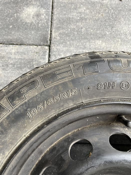 Anvelopa cu janta 195/65/R15, stare foarte buna