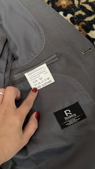 Продам тройка костьюм классика для мальчика
