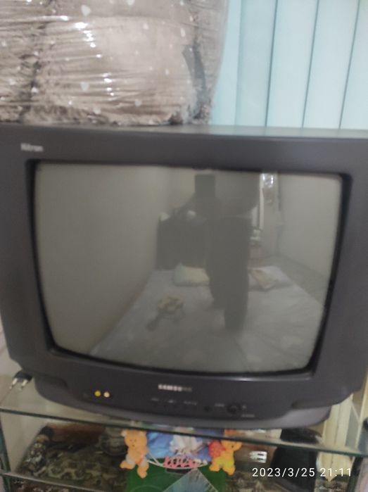 Televizor samsung ishlidi holati a'lo