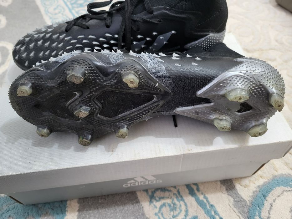 Продаётся футбольные бутсы!