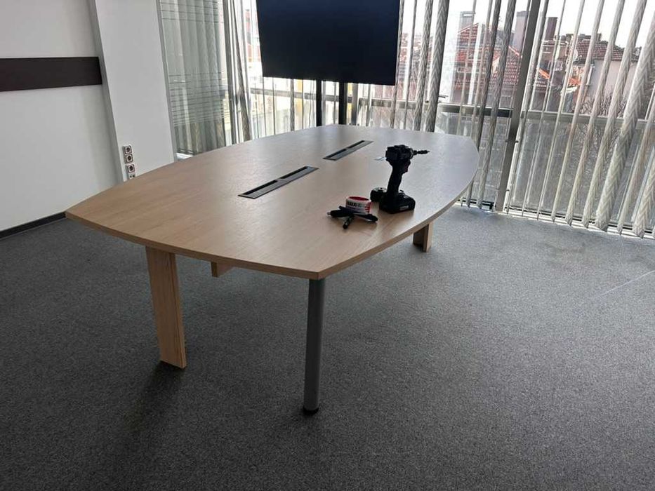 Висок клас заседателна маса – 230×140×75 см