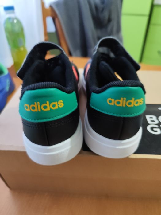 Оригинални маратонки Adidas