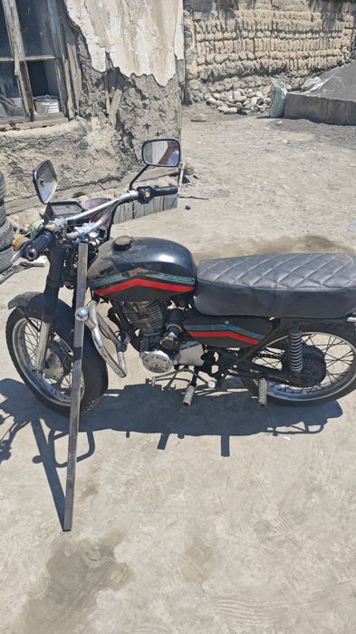 Minsikki moto sotiladi 200cup