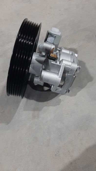 ГУР насос Mitsubishi L200 4D56U 2002