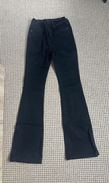 Blugi mulati si evazati eleganti