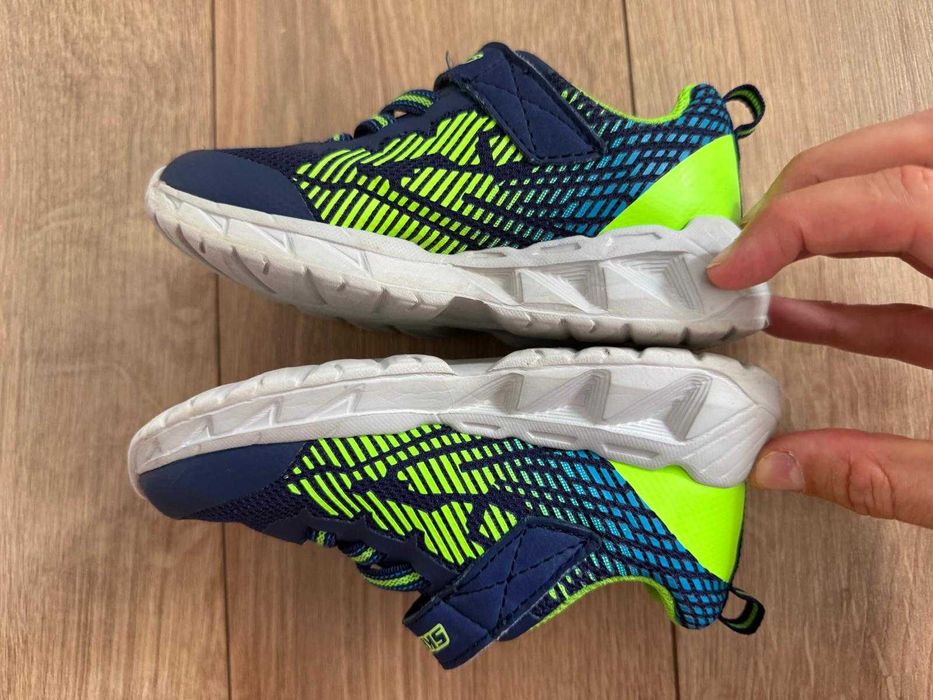 Skechers 25 adidasi copii luminite S Lights