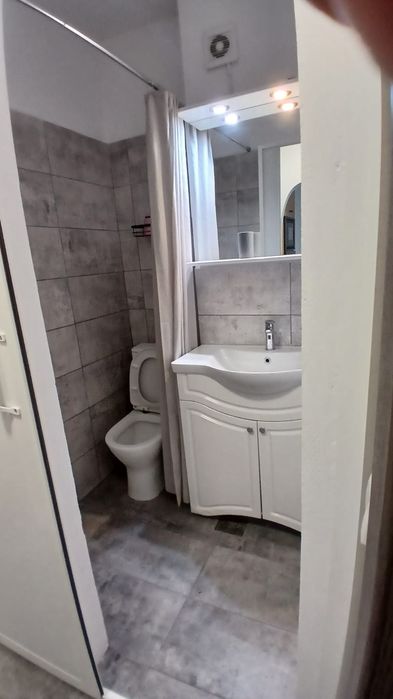 Inchiriez apartament