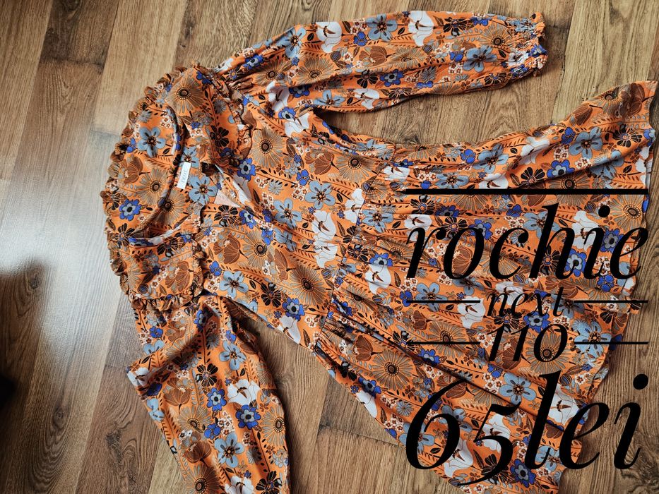 Vând hăinuțele fetita