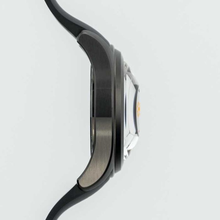 corum     47mm                                                      .