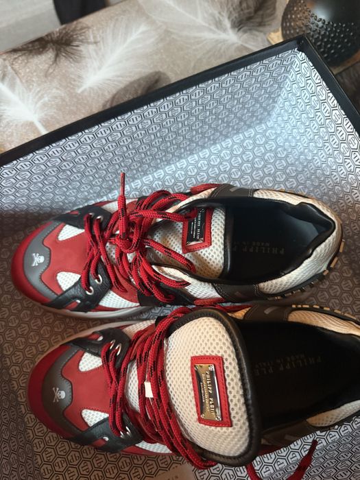 Внос от Холандия само един път са носени оргинални маратонки Filip Ple