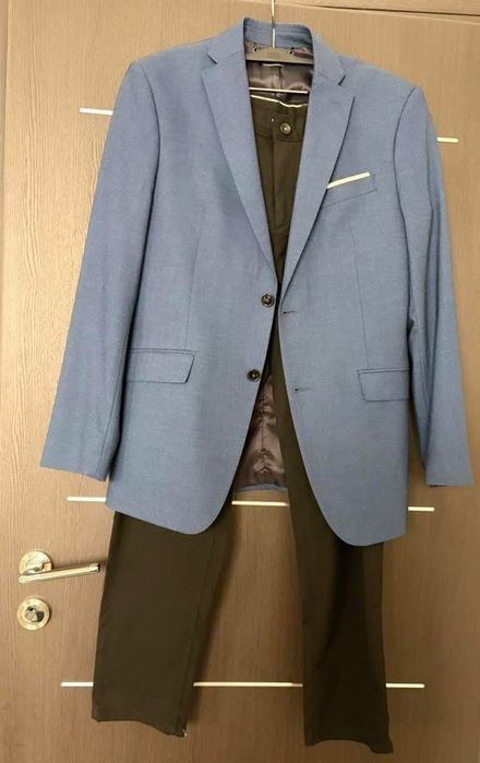 Costum Zara Man nou cu eticheta