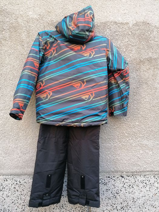 Продавам чисто нови детски зимни комплекти - яке и панталон с тиран