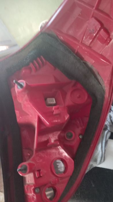 Продам фару на RAV 4